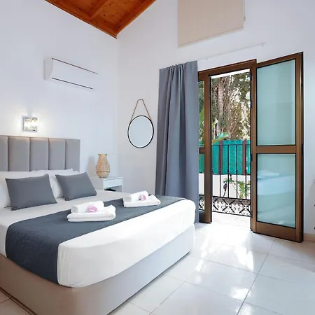 Anthia - 2bed With Large Pool *