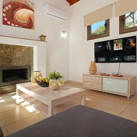 Anthia - 2bed With Large Pool ヴィラ