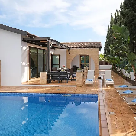 Anthia - 2bed With Large Pool *