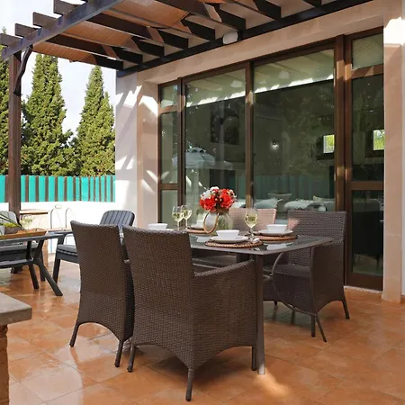 Anthia - 2bed With Large Pool