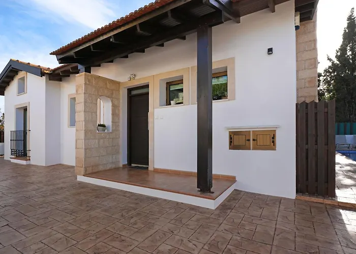 Anthia - 2bed With Large Pool Villa