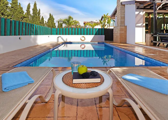 Villa Anthia - 2bed With Large Pool *