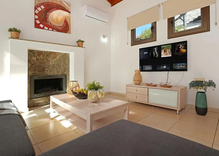 Anthia - 2bed With Large Pool Villa