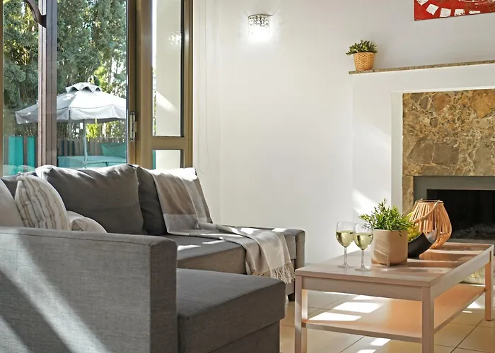 Anthia - 2bed With Large Pool Willa