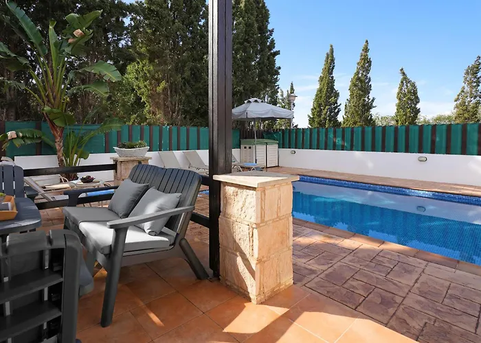Villa Anthia - 2bed With Large Pool *