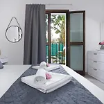Anthia - 2bed With Large Pool