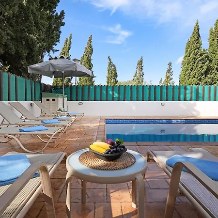 Anthia - 2bed With Large Pool 度假居 *