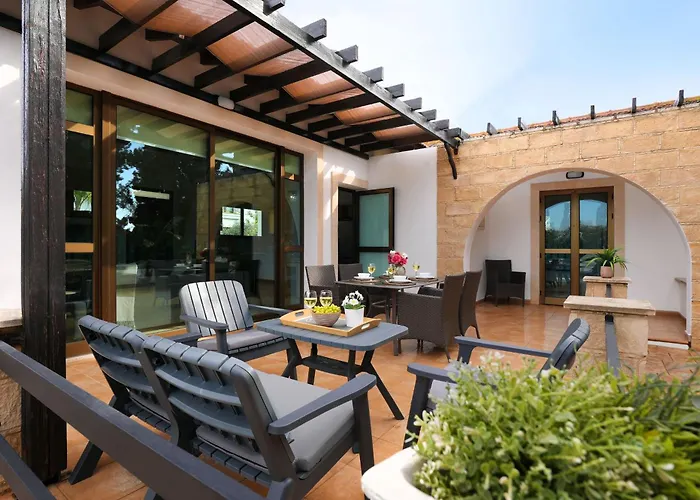 فيلة Anthia - 2bed With Large Pool *
